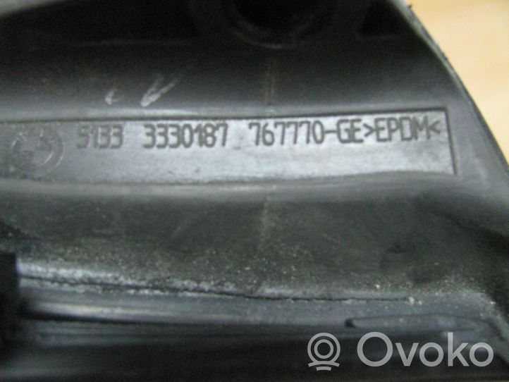 BMW X3 E83 Joint d'étanchéité de vitre avant 3330187