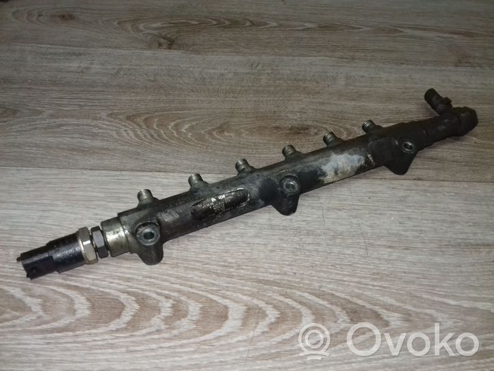 Volvo V70 Tuyau de conduite principale de carburant 0281002527