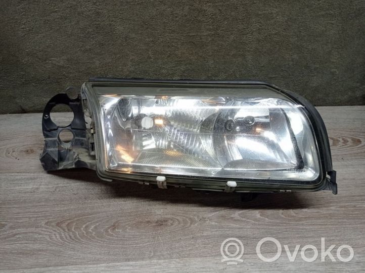 Volvo S80 Lampa przednia 89006405