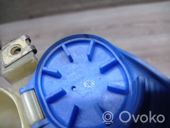 Volvo S80 Tubo riempimento della vaschetta del liquido lavavetri 