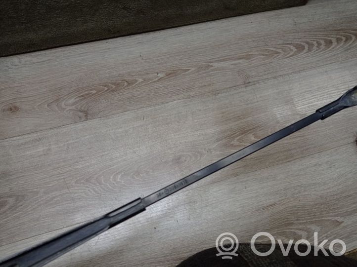 Volvo V70 Front wiper blade arm 