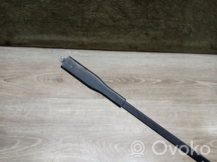 Volvo V70 Front wiper blade arm 