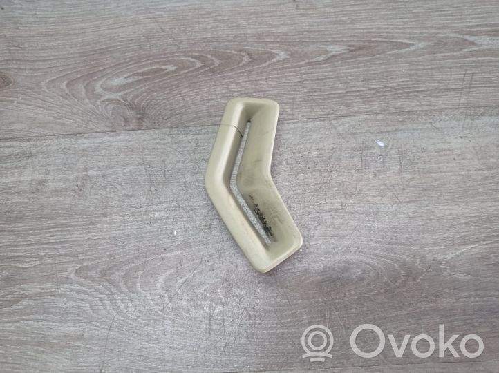 Volvo V70 Seat belt trim 