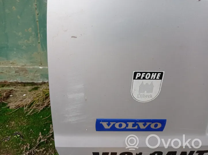 Volvo V70 Tylna klapa bagażnika 