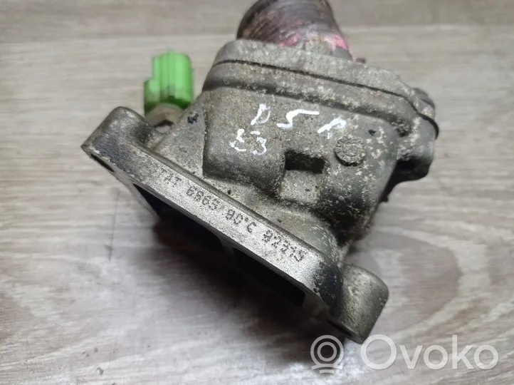 Volvo V70 Boîtier de thermostat / thermostat 