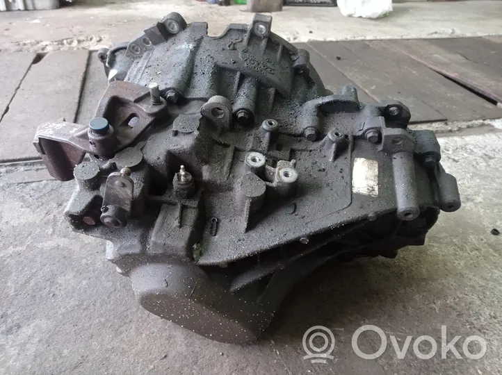 Volvo S60 Mechaninė 5 pavarų dėžė 1023822