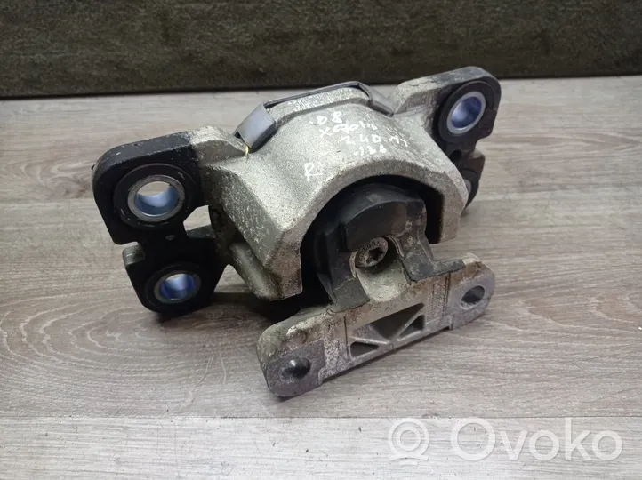 Volvo XC70 Engine mount bracket 6G927M121NF