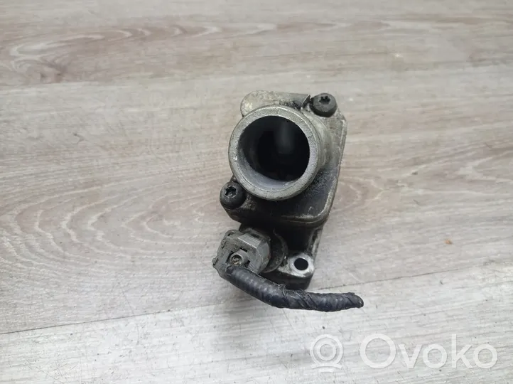 Volvo XC70 Boîtier de thermostat / thermostat 