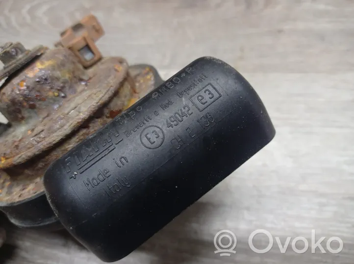 Volvo V70 Horn signal 49042