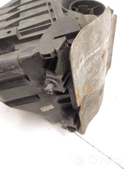 Audi A4 S4 B7 8E 8H Scatola del filtro dell’aria 03G133835B