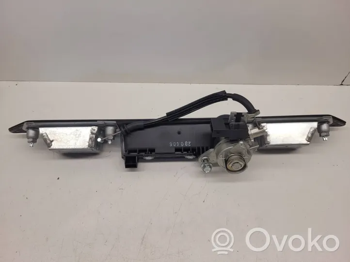 Audi A6 S6 C6 4F Lampa oświetlenia tylnej tablicy rejestracyjnej 8E0827574C