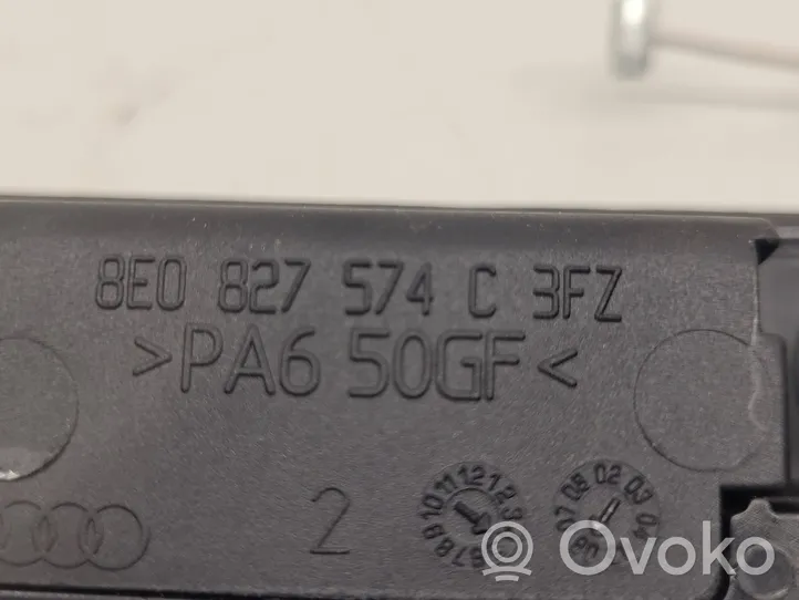 Audi A6 S6 C6 4F Lampa oświetlenia tylnej tablicy rejestracyjnej 8E0827574C