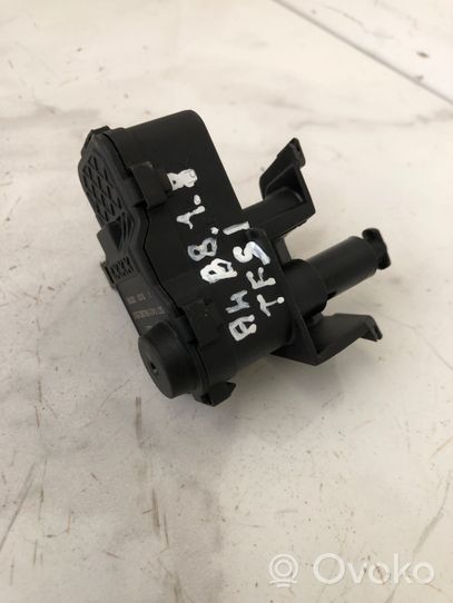 Audi A4 S4 B8 8K Motorino del tappo del serbatoio del carburante 8K0862153F