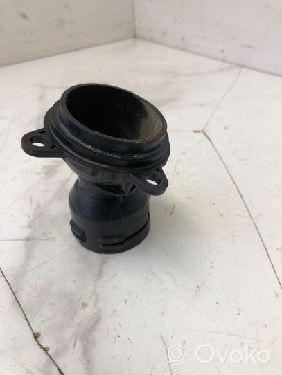 Audi A3 S3 8V Boîtier de thermostat / thermostat PA66GF30