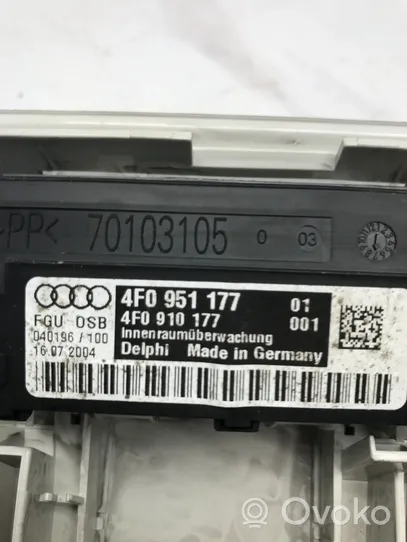 Audi A6 S6 C6 4F Priekšējo vietu apgaismojums 4F0951177