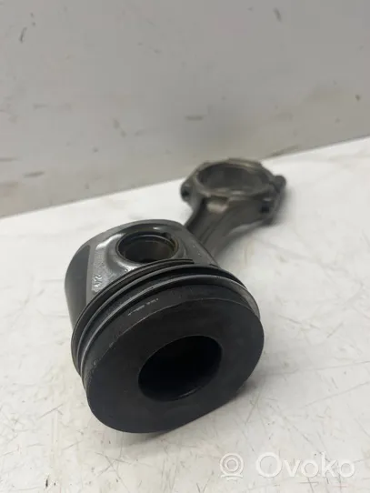 Volkswagen PASSAT B6 Piston avec bielle 