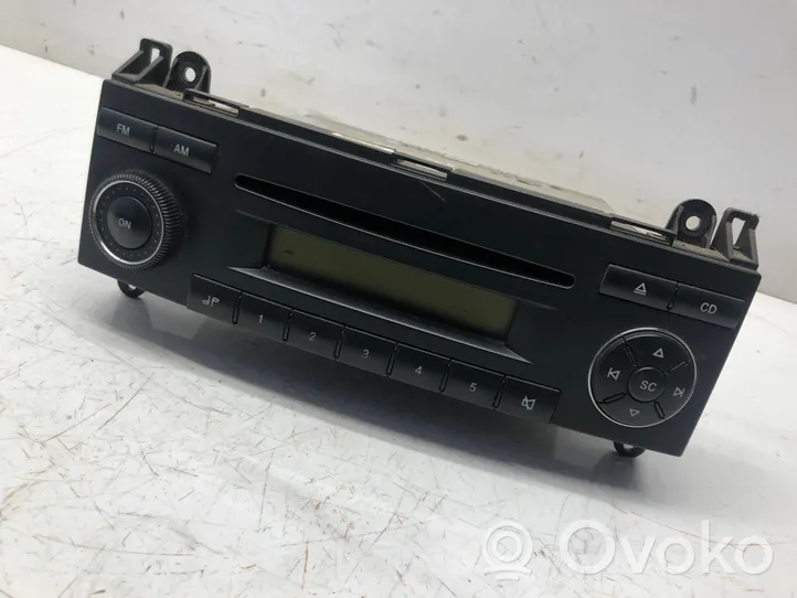 Mercedes-Benz Sprinter W906 Radio / CD-Player / DVD-Player / Navigation A9068200886