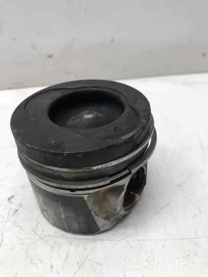 Volkswagen Crafter Piston 03181L126