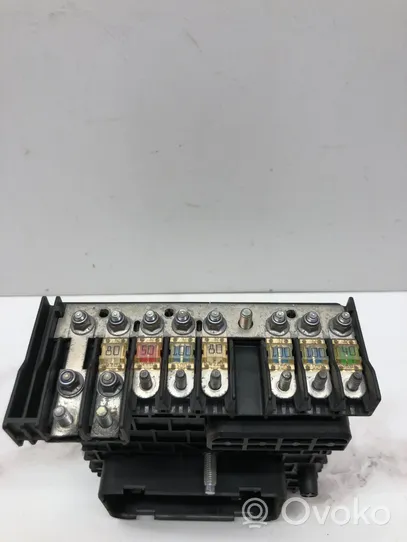 Volkswagen PASSAT B6 Fuse box set 3C0937125