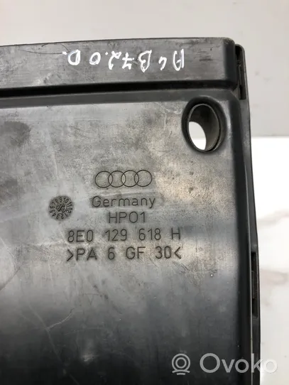 Audi A4 S4 B7 8E 8H Parte del condotto di aspirazione dell'aria 8E0129618H