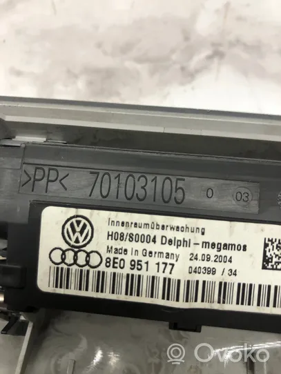 Audi A4 S4 B7 8E 8H Illuminazione sedili anteriori 8E0951177