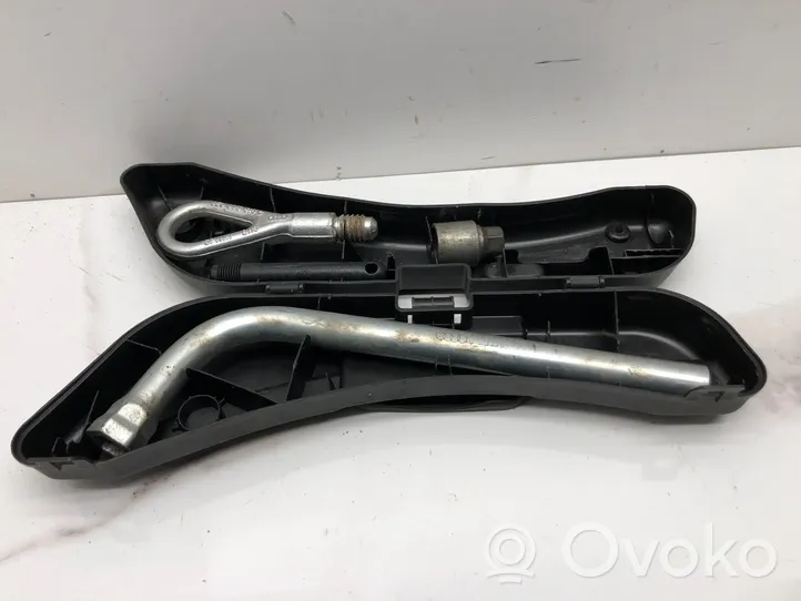 Audi A4 S4 B7 8E 8H Kit d’outils 8E0012111A