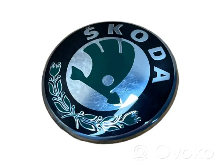 Skoda Octavia Mk2 (1Z) Mostrina con logo/emblema della casa automobilistica 1U0853621C