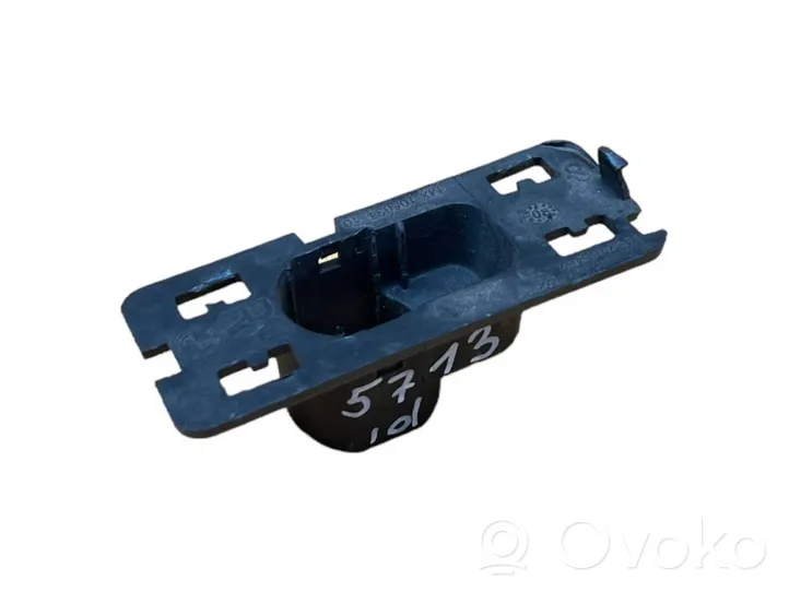 BMW X5 E70 Supporto anteriore per il sensore di parcheggio (PDC) 51117165462