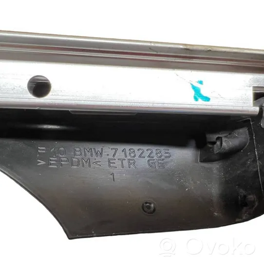 BMW 5 F10 F11 Moulure de porte avant 7182285