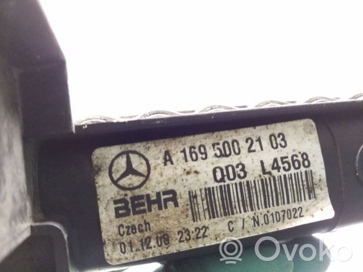 Mercedes-Benz B W245 Jäähdyttimen lauhdutin A1695002103