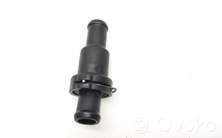 Audi Q5 SQ5 Termostaatin kotelo 1K0121113A