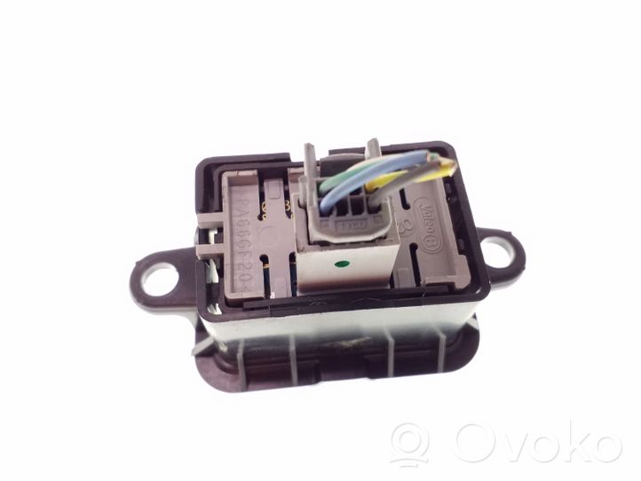 Renault Megane III Cruise control switch 1015009001