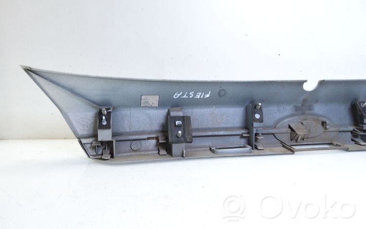 Ford Fiesta Takaluukun koristelista 8A61A43404