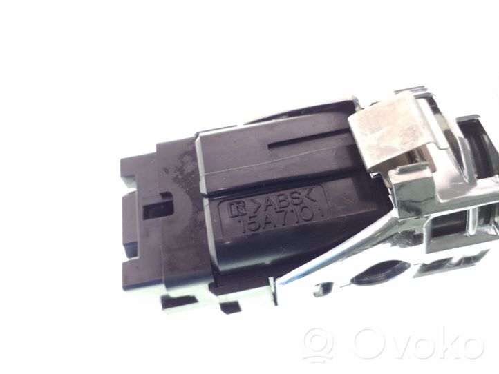 Toyota Corolla Verso E121 Interruttore a pulsante start e stop motore 15A710