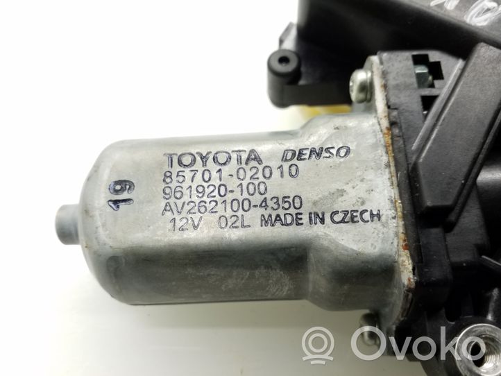 Toyota Avensis T270 Takaoven ikkunan nostomoottori 8570102010