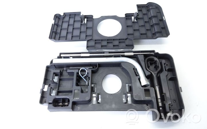 Audi A5 8T 8F Boîte à outils 8T8813685