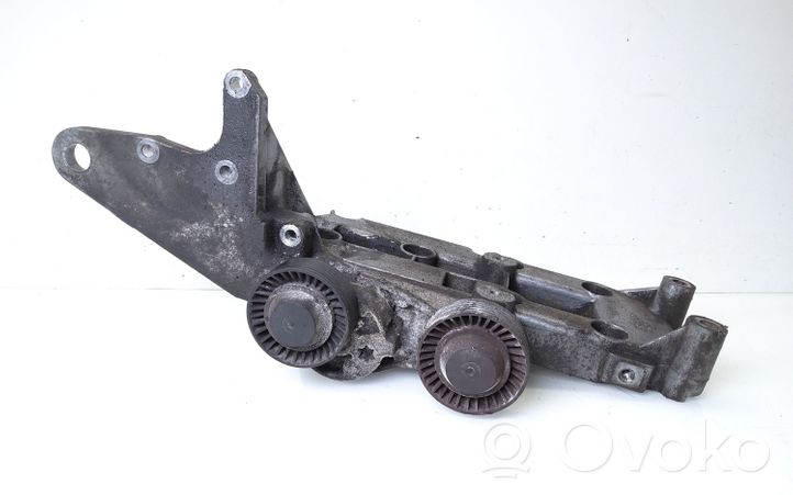 Volvo V70 Supporto del generatore/alternatore 8642196