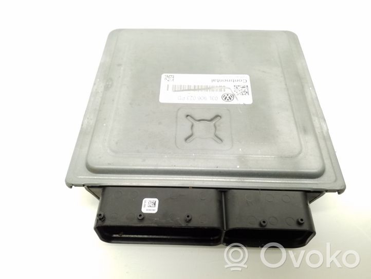 Volkswagen Caddy Sterownik / Moduł ECU 03L906023PD