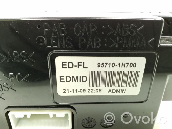 KIA Ceed Monitor / wyświetlacz / ekran 957101H700