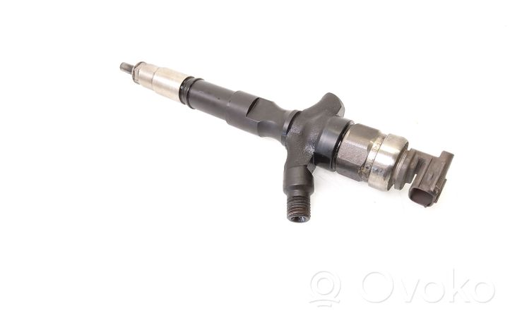 Toyota Hiace (H200) Injecteur de carburant 2367030310