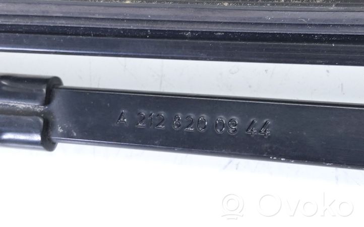 Mercedes-Benz E W212 Priekinio stiklo valytuvų kojelė A2128201344