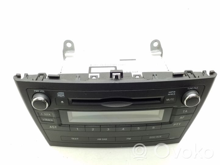 Toyota Avensis T270 Unidad delantera de radio/CD/DVD/GPS 8612005141