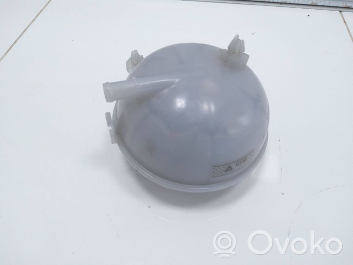 Audi Q3 F3 Vase d'expansion / réservoir de liquide de refroidissement 5q0121407m