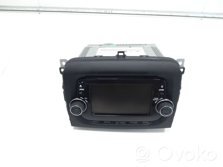 Fiat Ducato Panel / Radioodtwarzacz CD/DVD/GPS 10R036626