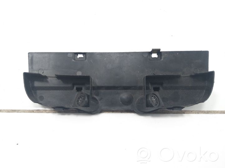 Volkswagen Transporter - Caravelle T5 Aerial antenna amplifier G17670A0