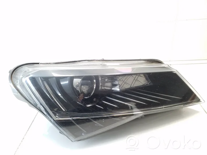 Skoda Superb B8 (3V) Lampa przednia 4G0907397Q