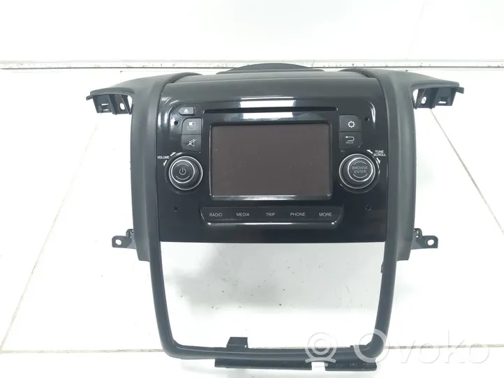 Alfa Romeo Giulietta Panel / Radioodtwarzacz CD/DVD/GPS 10R036626