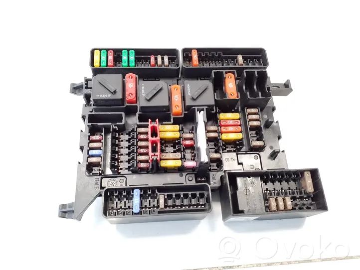 BMW 2 F45 Saugiklių blokas 927035601