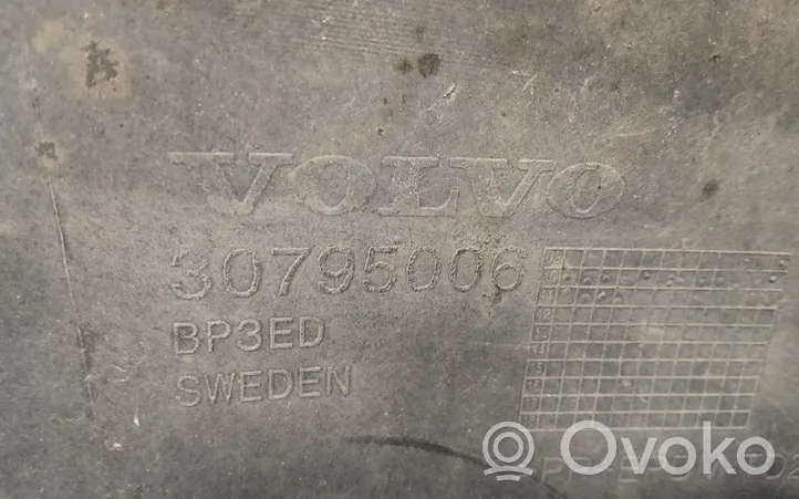 Volvo V60 Zderzak przedni 30795006