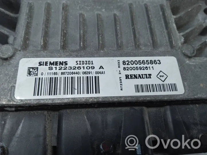 Renault Megane II Calculateur moteur ECU 8200592611